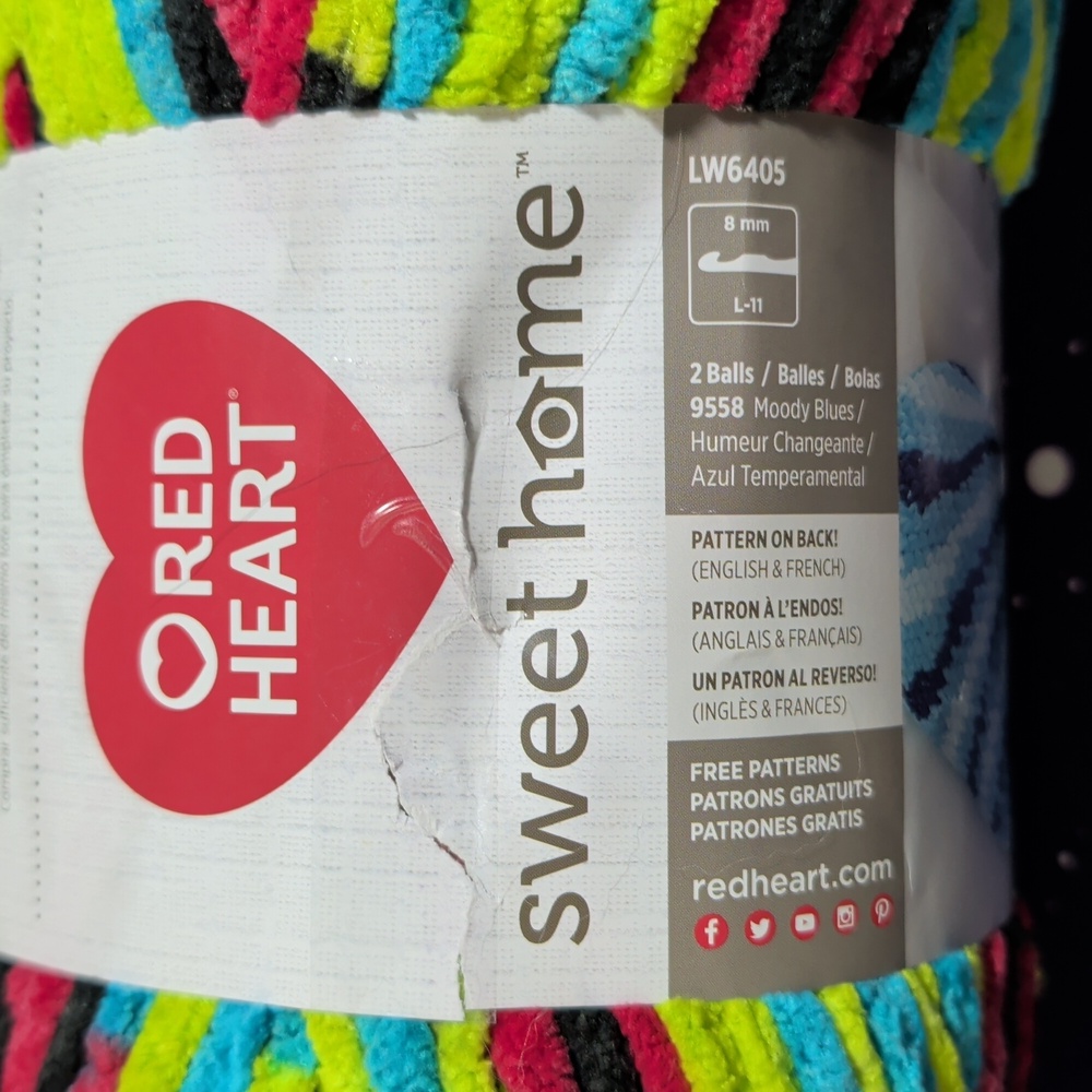 RARE! 2 New Skeins Red Heart Sweet Home Blanket Yarn NWT Blacklight Discontinued - Picture 7 of 7